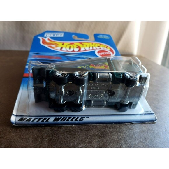 Hot Wheels RAMP TRUCK MAINLINE Green #774 & RACE TEAM SERIES II Blue #395 LOT X2 - Picture 13 of 16